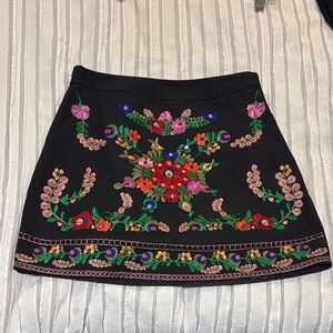 Selfie Leslie Black Embroidered Floral Mini Skirt